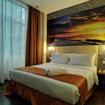 Kingston Hotel Кота-Кінабалу Екстер'єр фото