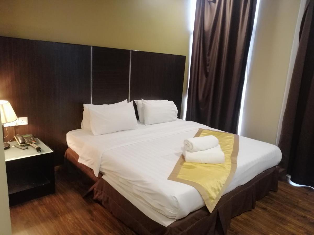 Kingston Hotel Кота-Кінабалу Екстер'єр фото